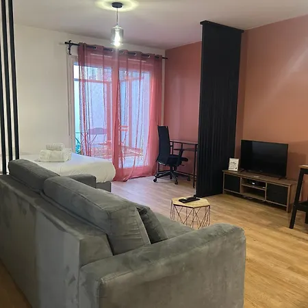 Lejlighed Spacieux 4 Personnes Avec Terrasse Privee & Bureau - Gare A 4min, Paris En 30min